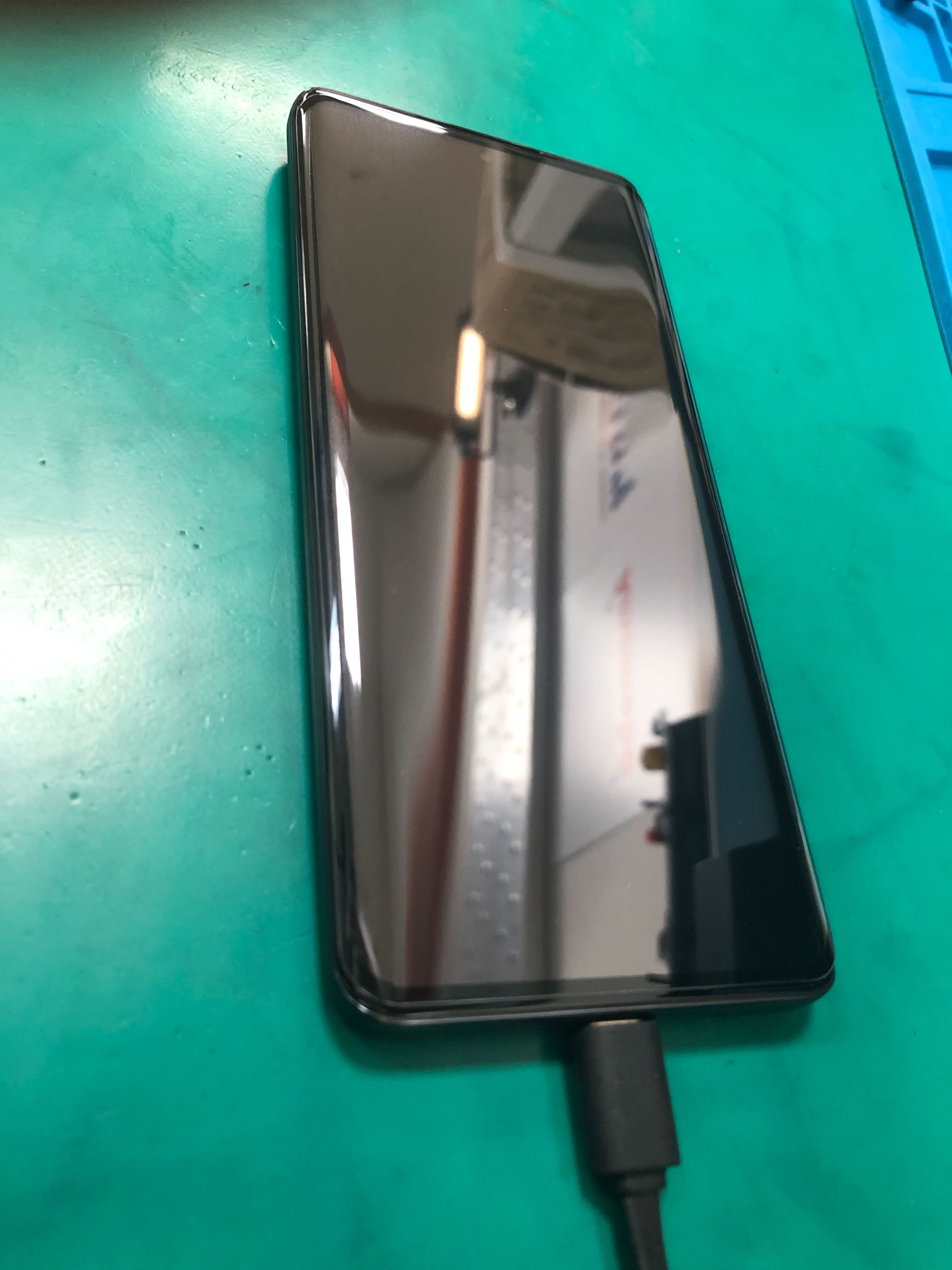 Motorola Edge40 Neo 画面が割れてしまった！😥💦画面交換